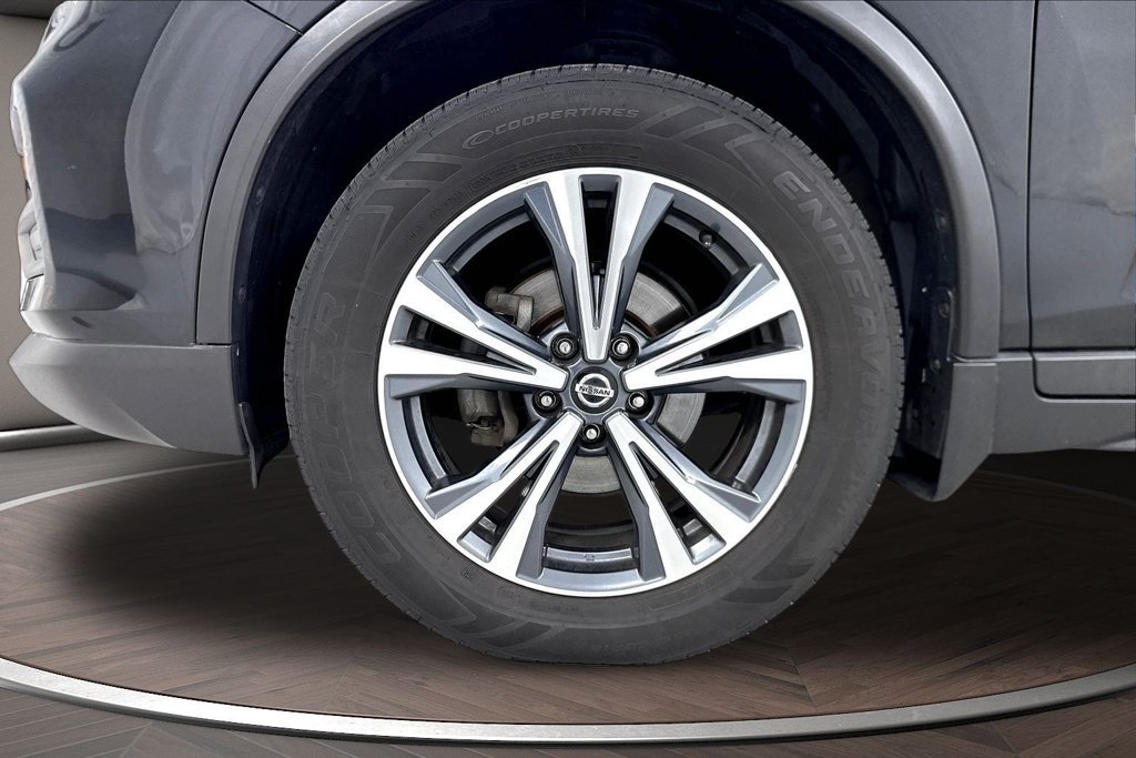 Used 2019 Nissan Rogue SV w/ Premium Package AWD/4WD image 34