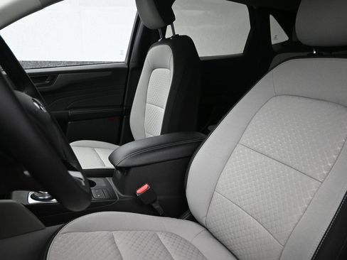 Certified 2024 Ford Escape Active AWD/4WD image 11