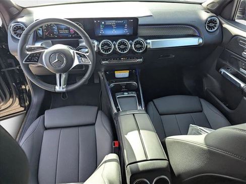 New 2025 Mercedes-Benz GLB 250 image 14
