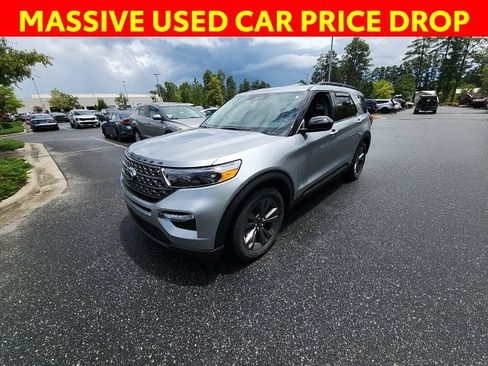 Used 2022 Ford Explorer XLT w/ Equipment Group 202A RWD image 5