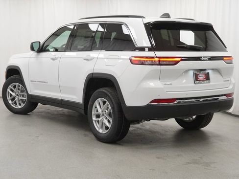 New 2026 Jeep Grand Cherokee Laredo AWD/4WD image 13
