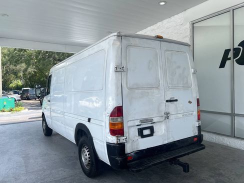 Used 2006 Dodge Sprinter 2500 w/ Window Group II RWD image 8