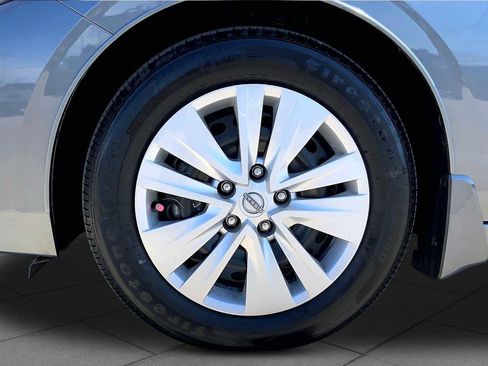 Used 2025 Nissan Sentra S image 10