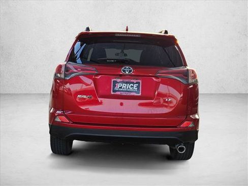 Used 2016 Toyota RAV4 LE FWD image 6