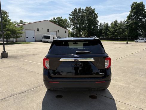 Used 2024 Ford Explorer XLT AWD/4WD image 24
