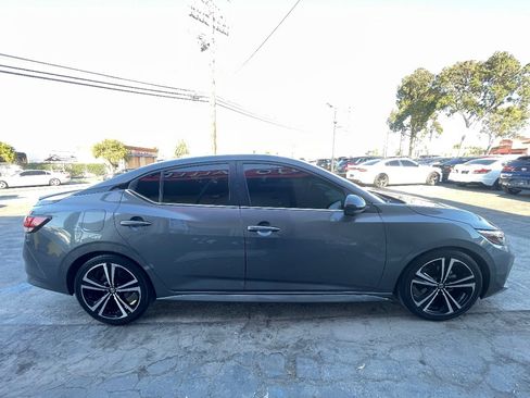 Used 2022 Nissan Sentra SR w/ SR Premium Package FWD image 4
