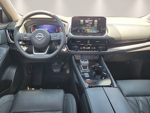 Used 2023 Nissan Rogue Platinum w/ Platinum Premium Package FWD image 9