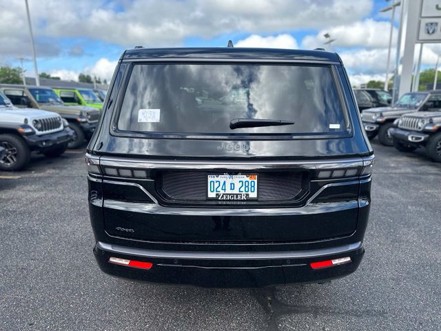New 2026 Jeep Grand Wagoneer Summit AWD/4WD image 9