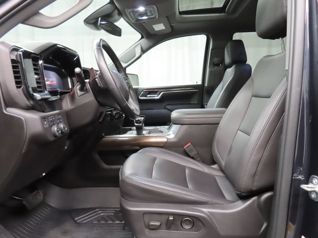 Used 2024 Chevrolet Silverado 1500 RST AWD/4WD image 9