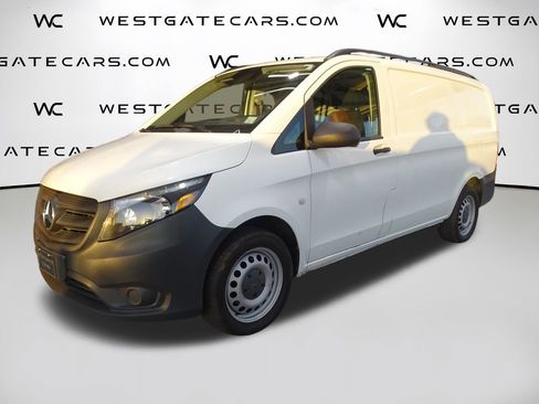 Used 2017 Mercedes-Benz Metris image 1