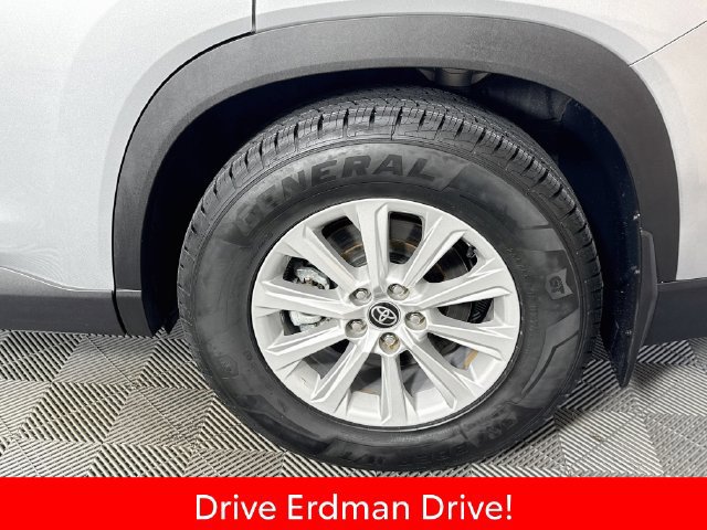 Used 2024 Toyota Grand Highlander AWD image 4