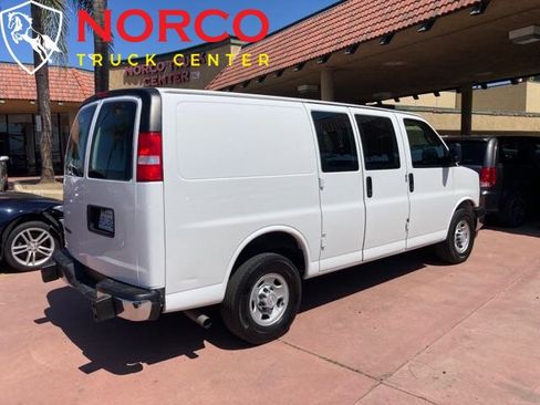 Used 2018 Chevrolet Express 2500 w/ Driver Convenience Package image 4