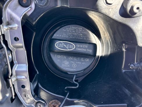 Used 2021 Toyota Tacoma TRD Off-Road image 7