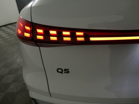 New 2025 Audi Q5 Premium Plus image 30