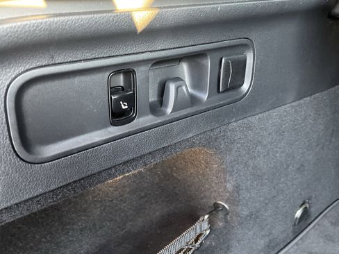 Certified 2025 Mercedes-Benz GLC 300 4MATIC image 11