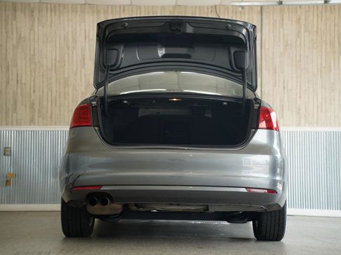 Used 2013 Volkswagen Jetta SE FWD image 38