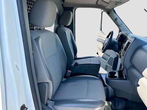 Used 2017 Nissan NV 2500 SV RWD image 18