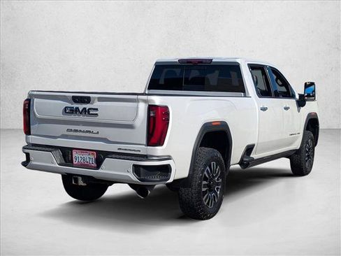 Used 2024 GMC Sierra 2500 Denali Ultimate image 5