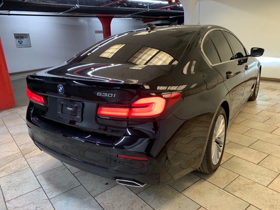 Used 2023 BMW 530i w/ Premium Package RWD image 7