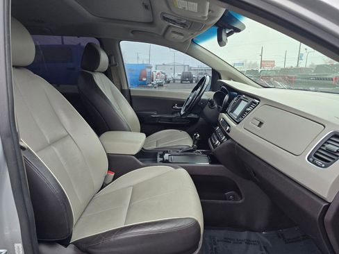 Used 2015 Kia Sedona SX Limited FWD image 10