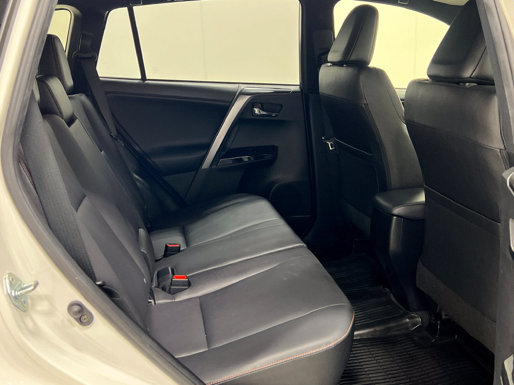 Used 2018 Toyota RAV4 SE w/ Power Extra Value Package AWD/4WD image 31