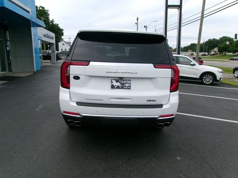Certified 2025 GMC Yukon Denali AWD/4WD image 4