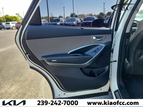 Used 2018 Hyundai Santa Fe Limited FWD image 16