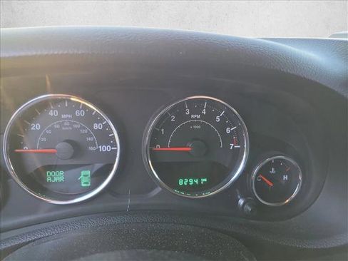 Used 2015 Jeep Wrangler Unlimited Rubicon w/ Connectivity Group image 11