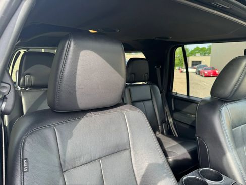 Used 2016 Ford Expedition Limited w/ Equipment Group 301A AWD/4WD image 30