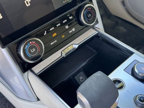 Used 2023 Land Rover Range Rover Long Wheelbase Autobiography image 37