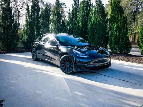 Used 2022 Tesla Model 3 Performance image 2