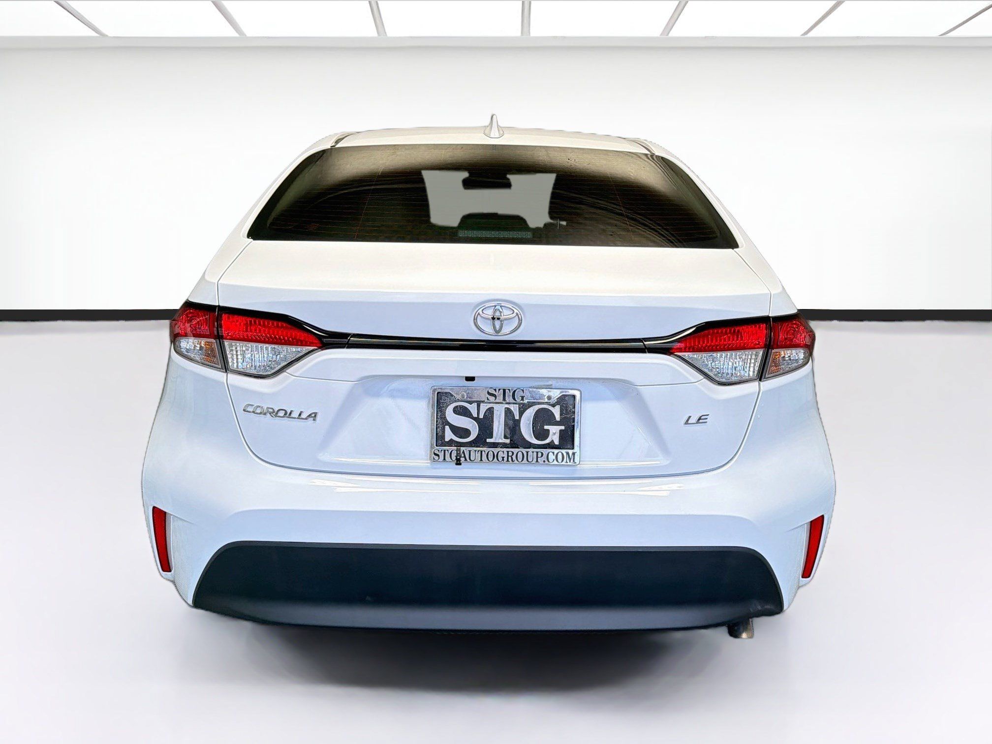 Used 2025 Toyota Corolla LE FWD image 5