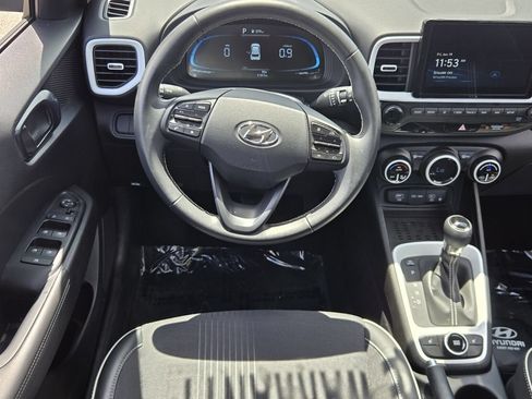 Certified 2025 Hyundai Venue Limited FWD image 13