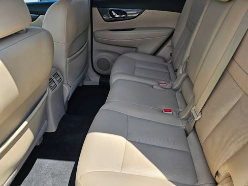 Used 2016 Nissan Rogue FWD image 21