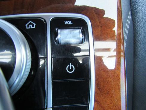 Used 2019 Mercedes-Benz E 450 4MATIC Sedan w/ Premium Package image 48