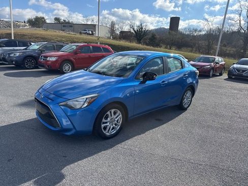 Used 2016 Scion iA image 4