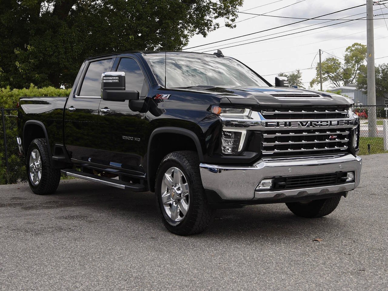 Used 2022 Chevrolet Silverado 2500 LTZ w/ LTZ Plus Package AWD/4WD image 4