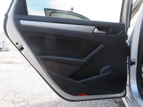 Used 2014 Volkswagen Passat 1.8T Wolfsburg Edition image 37