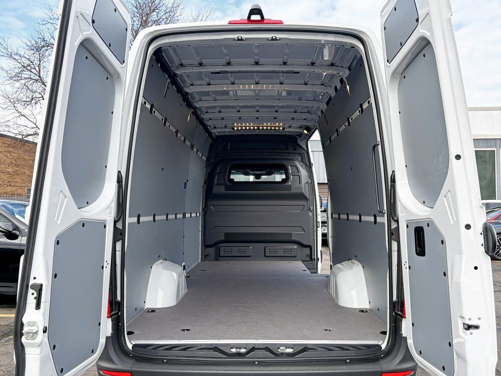 Used 2026 Mercedes-Benz Sprinter 2500 image 5