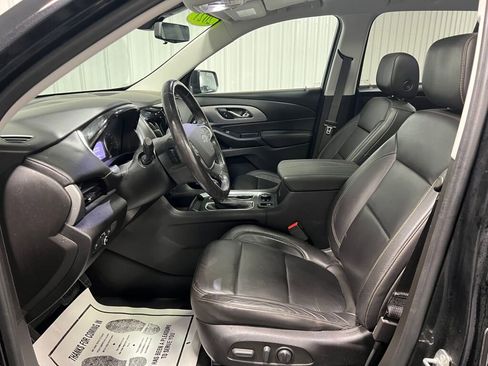 Used 2021 Chevrolet Traverse RS image 5