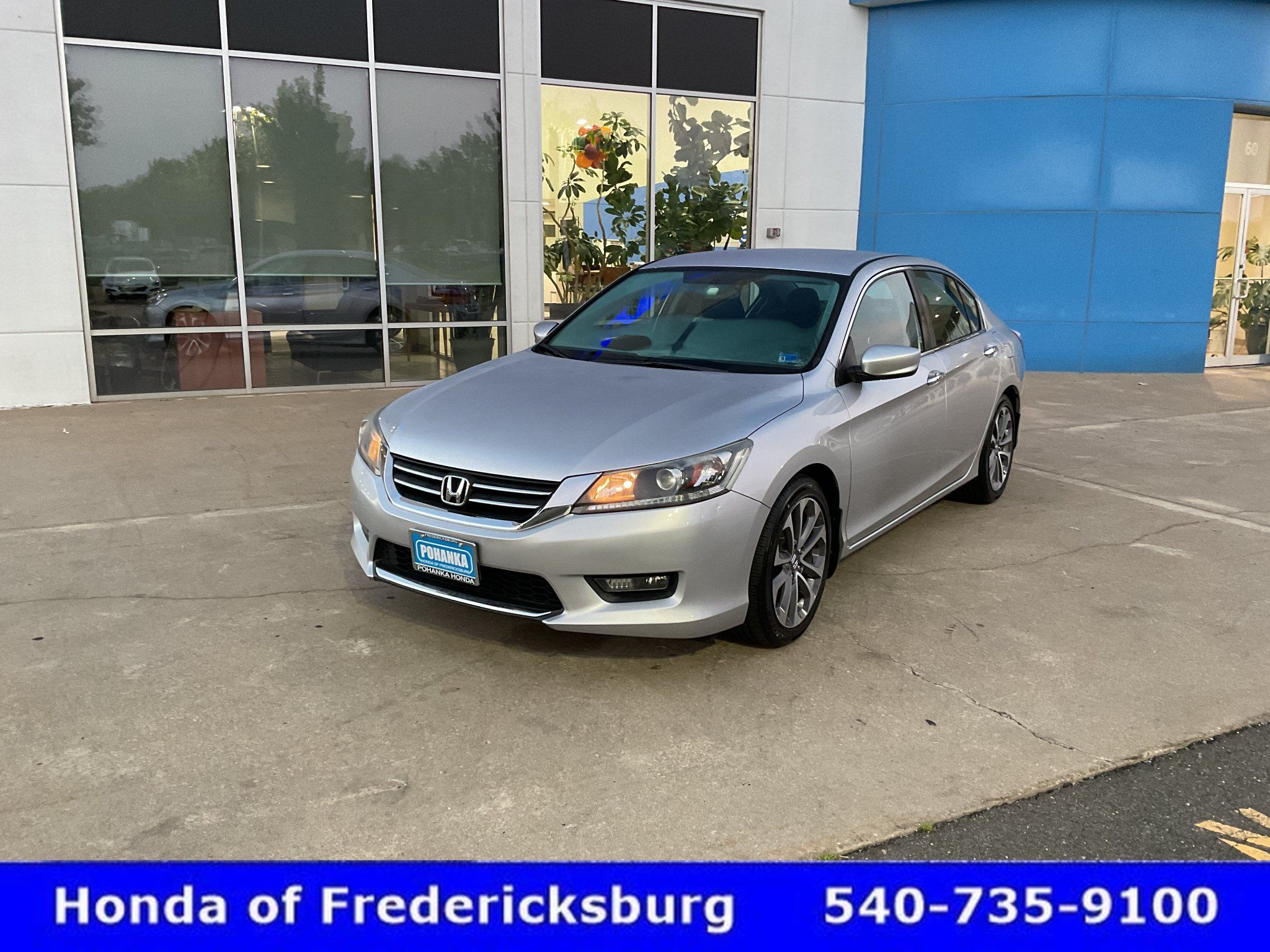 Used 2015 Honda Accord Sport image 2