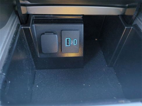 Certified 2023 Ford Explorer Platinum w/ Technology Package image 23