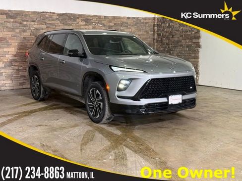 Used 2025 Buick Enclave Sport Touring image 1