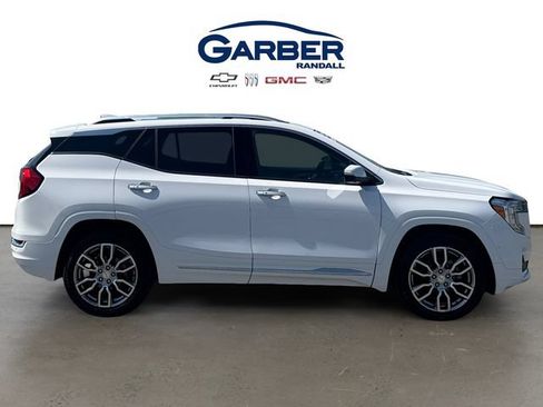 Used 2024 GMC Terrain Denali w/ Denali Premium Package AWD/4WD image 6