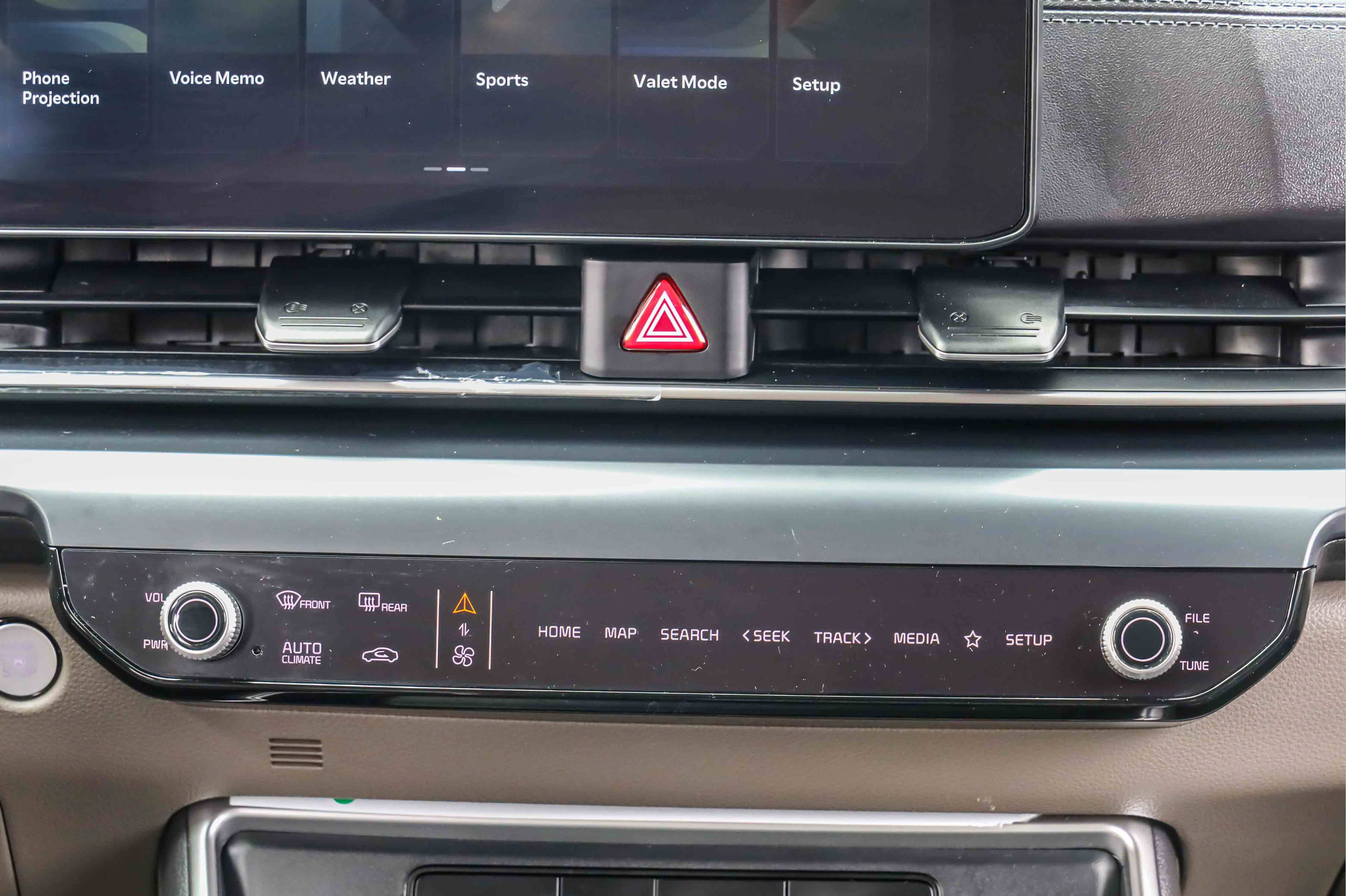 Used 2026 Kia Carnival FWD image 12
