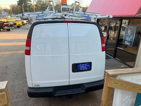 Used 2015 Chevrolet Express 2500 RWD image 5