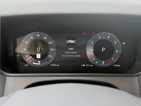 Used 2025 Land Rover Range Rover Velar Dynamic SE AWD/4WD image 18