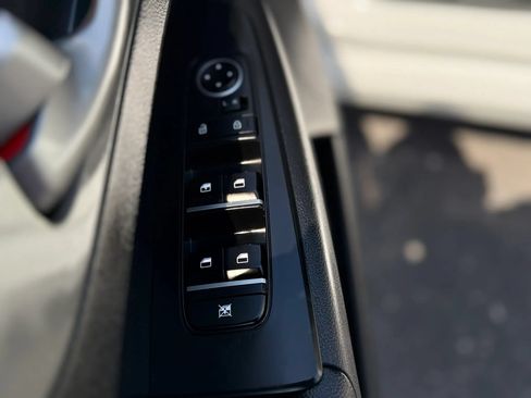 Used 2020 Kia Forte LXS FWD image 32