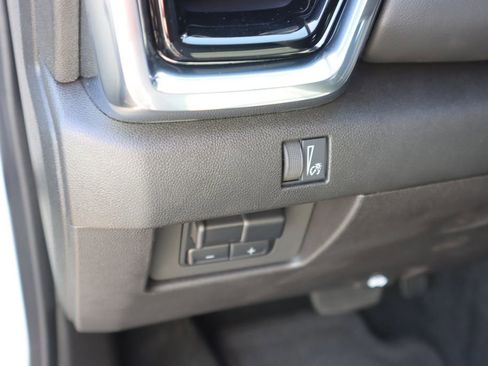 New 2025 GMC Canyon Elevation w/ Convenience Package image 7