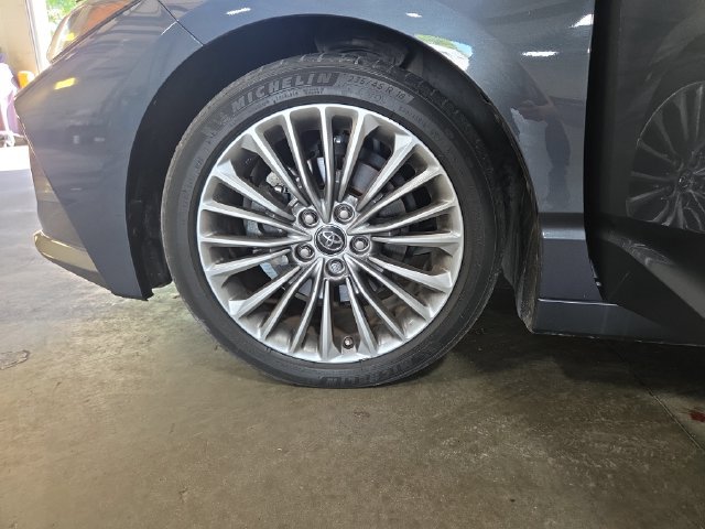 Used 2019 Toyota Avalon Limited w/ Advanced Safety Package FWD image 27